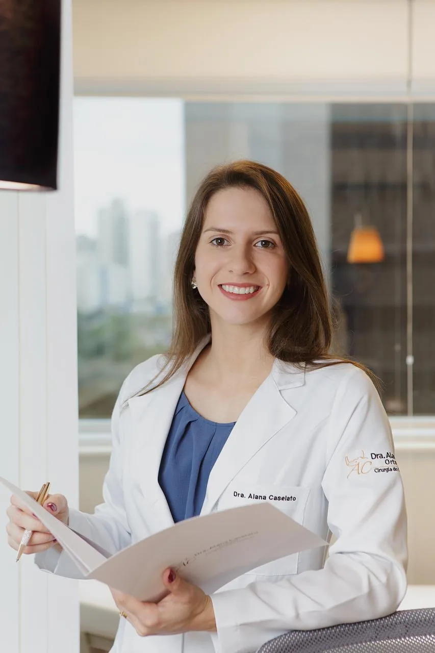 Dra. Alana Caselato